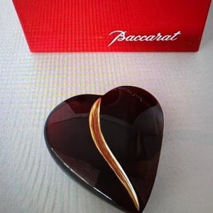 NWT Baccarat crystal “Heart of Gold” paperweight